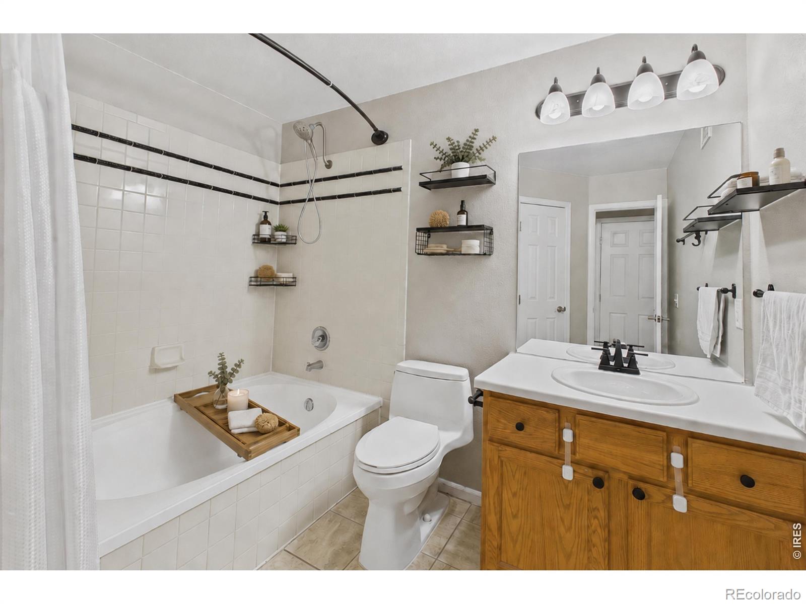 MLS Image #8 for 14296 e whitaker place,aurora, Colorado