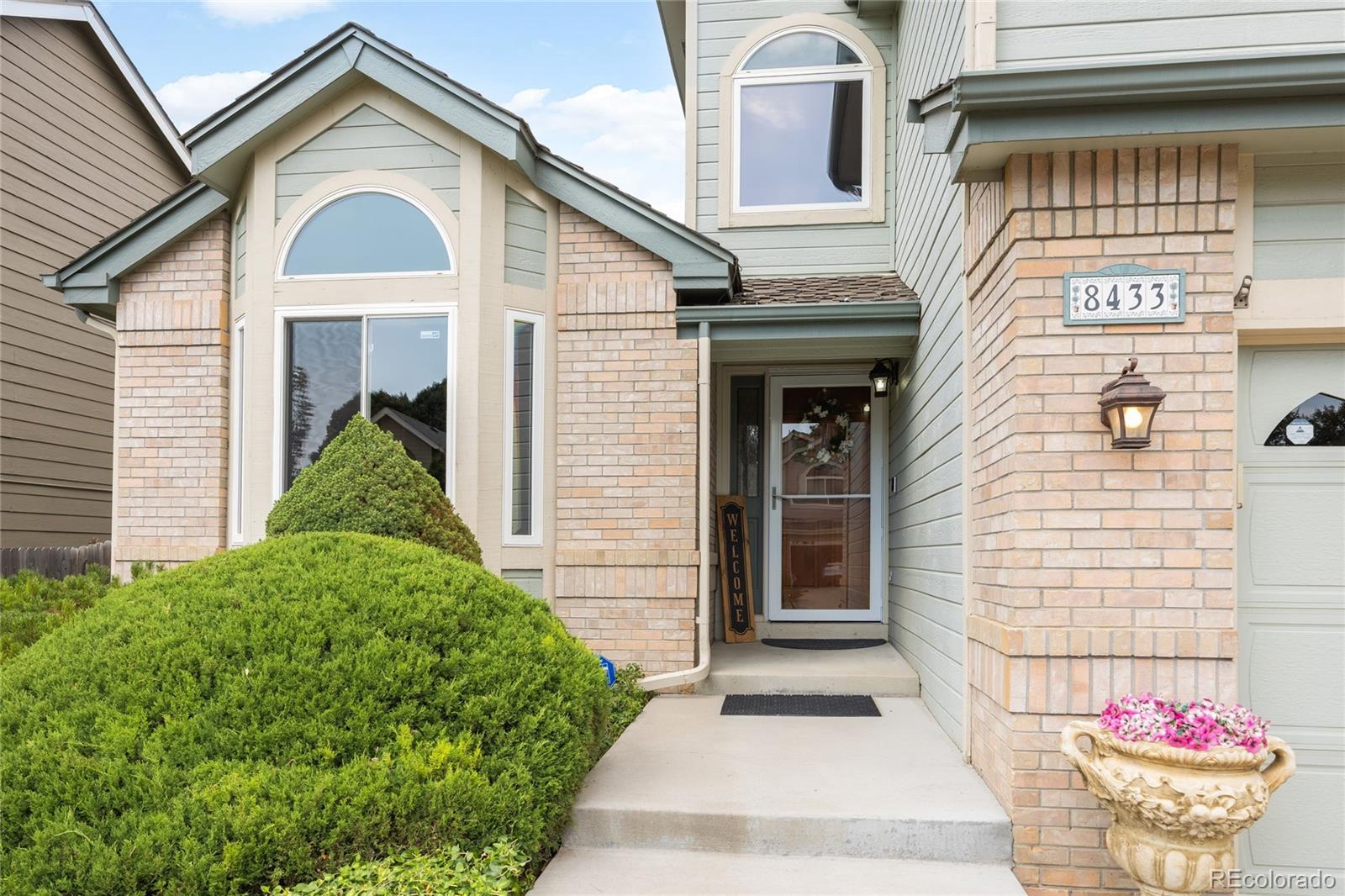 MLS Image #2 for 8433  owens court,arvada, Colorado