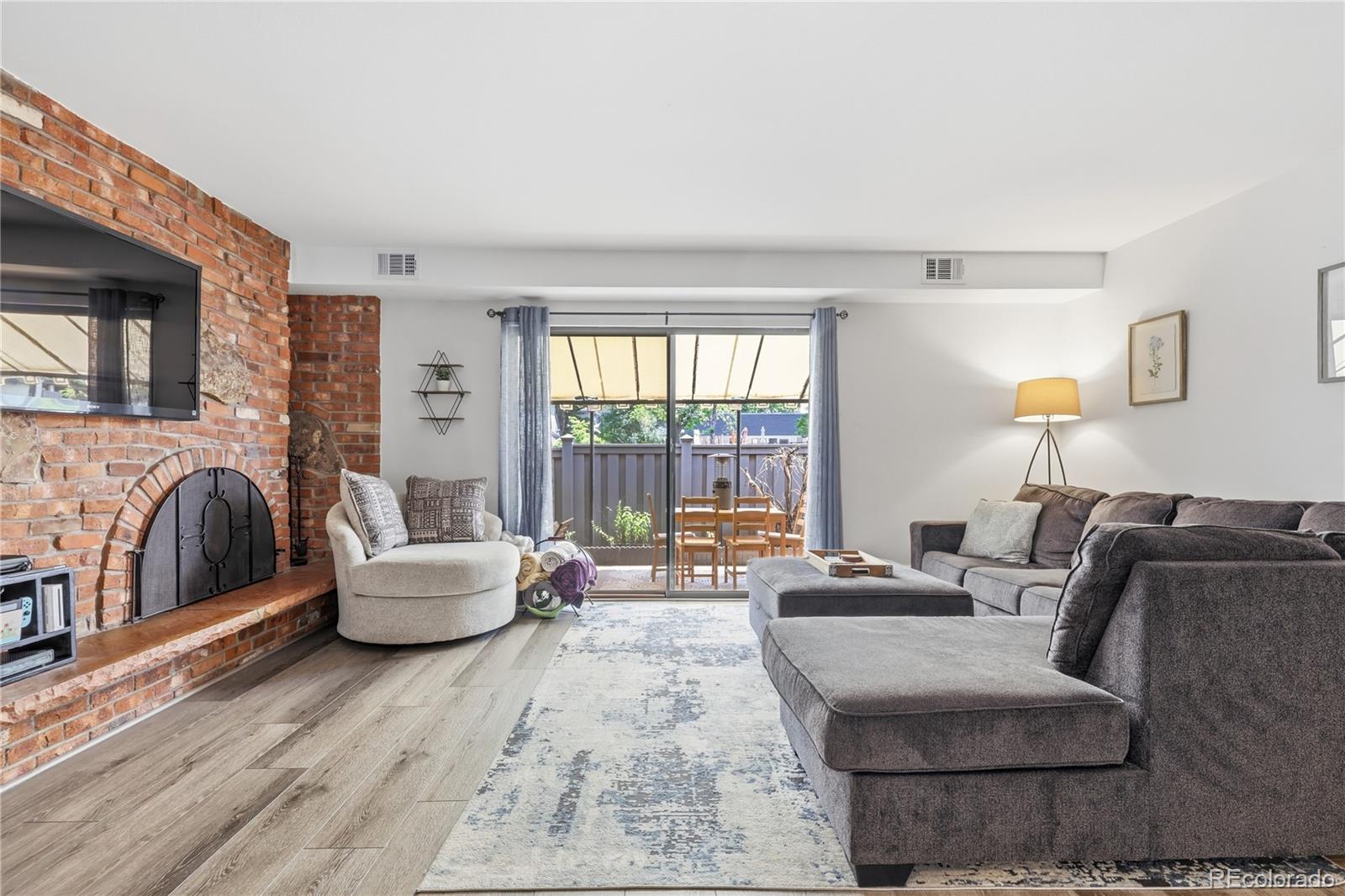 MLS Image #14 for 3536 s ivanhoe street,denver, Colorado