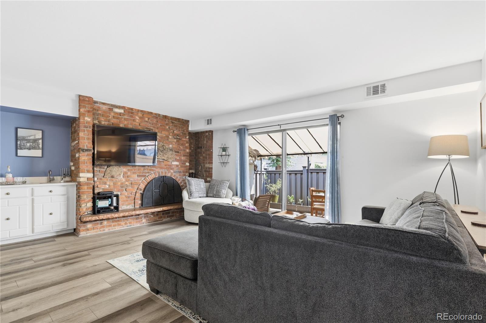 MLS Image #16 for 3536 s ivanhoe street,denver, Colorado