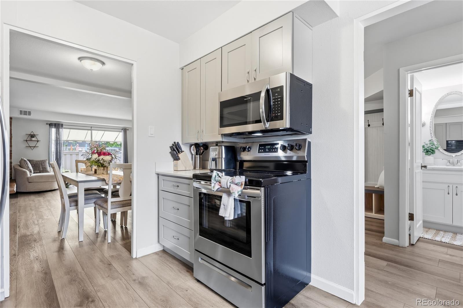MLS Image #4 for 3536 s ivanhoe street,denver, Colorado