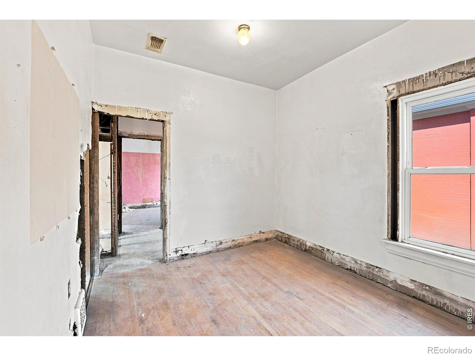 MLS Image #15 for 2421 w 38th avenue,denver, Colorado