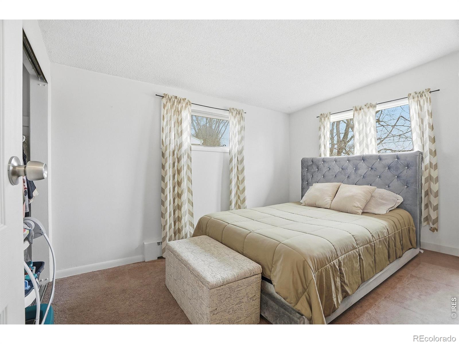 MLS Image #14 for 1654 s perry street,denver, Colorado