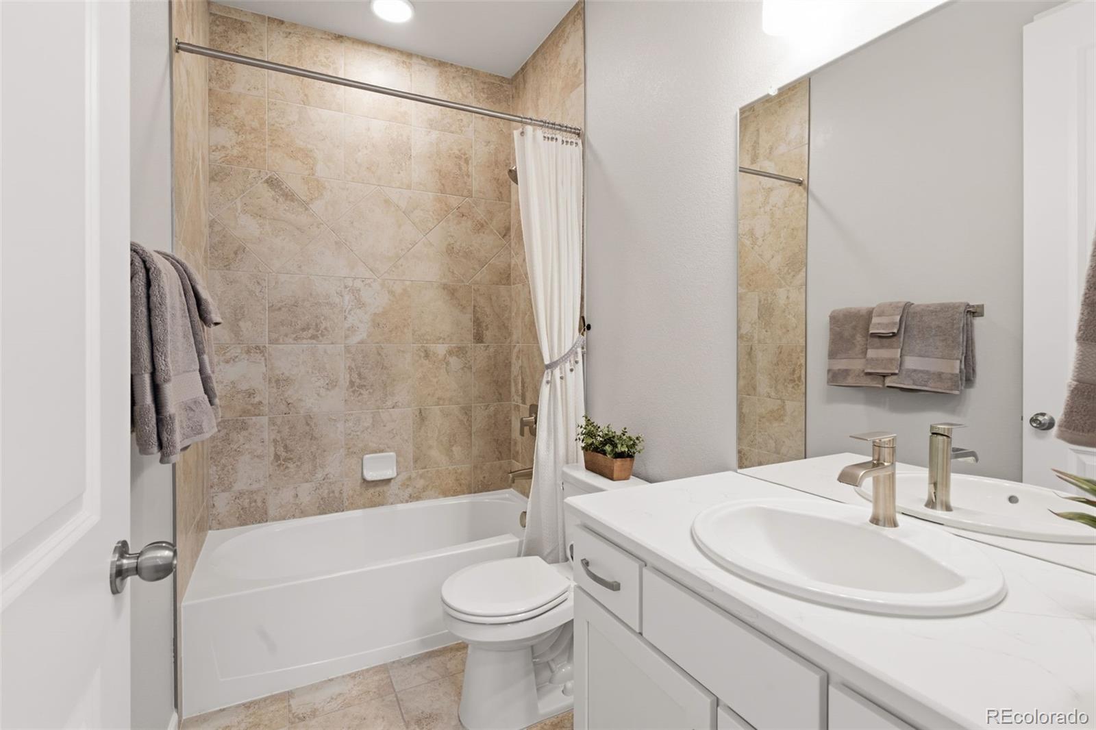 MLS Image #15 for 8273 s queen street,littleton, Colorado