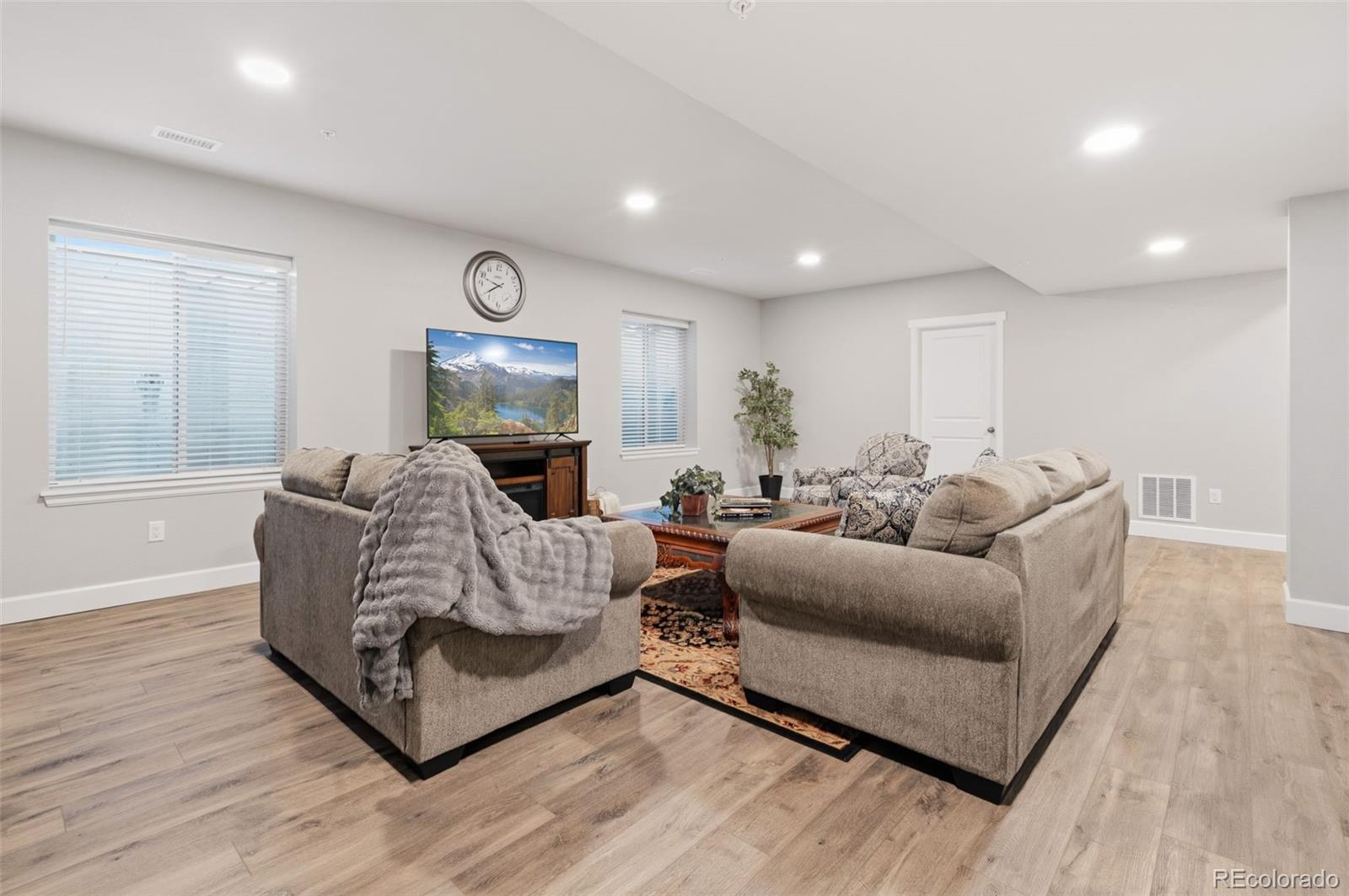 MLS Image #18 for 8273 s queen street,littleton, Colorado