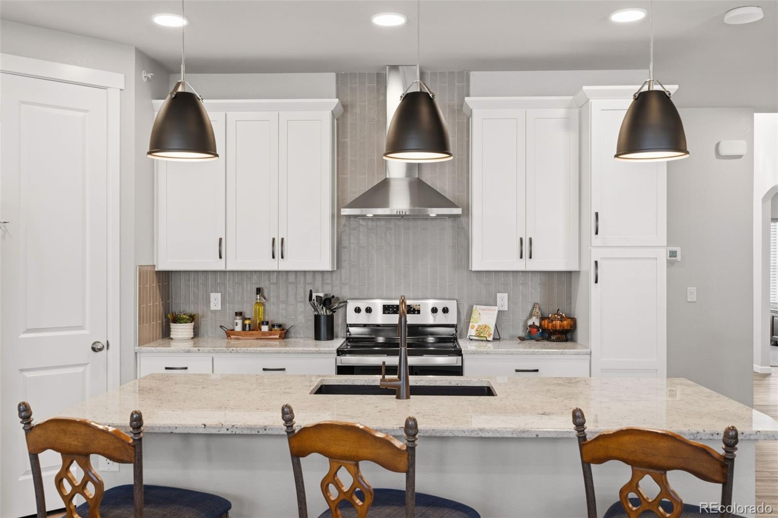 MLS Image #4 for 8273 s queen street,littleton, Colorado
