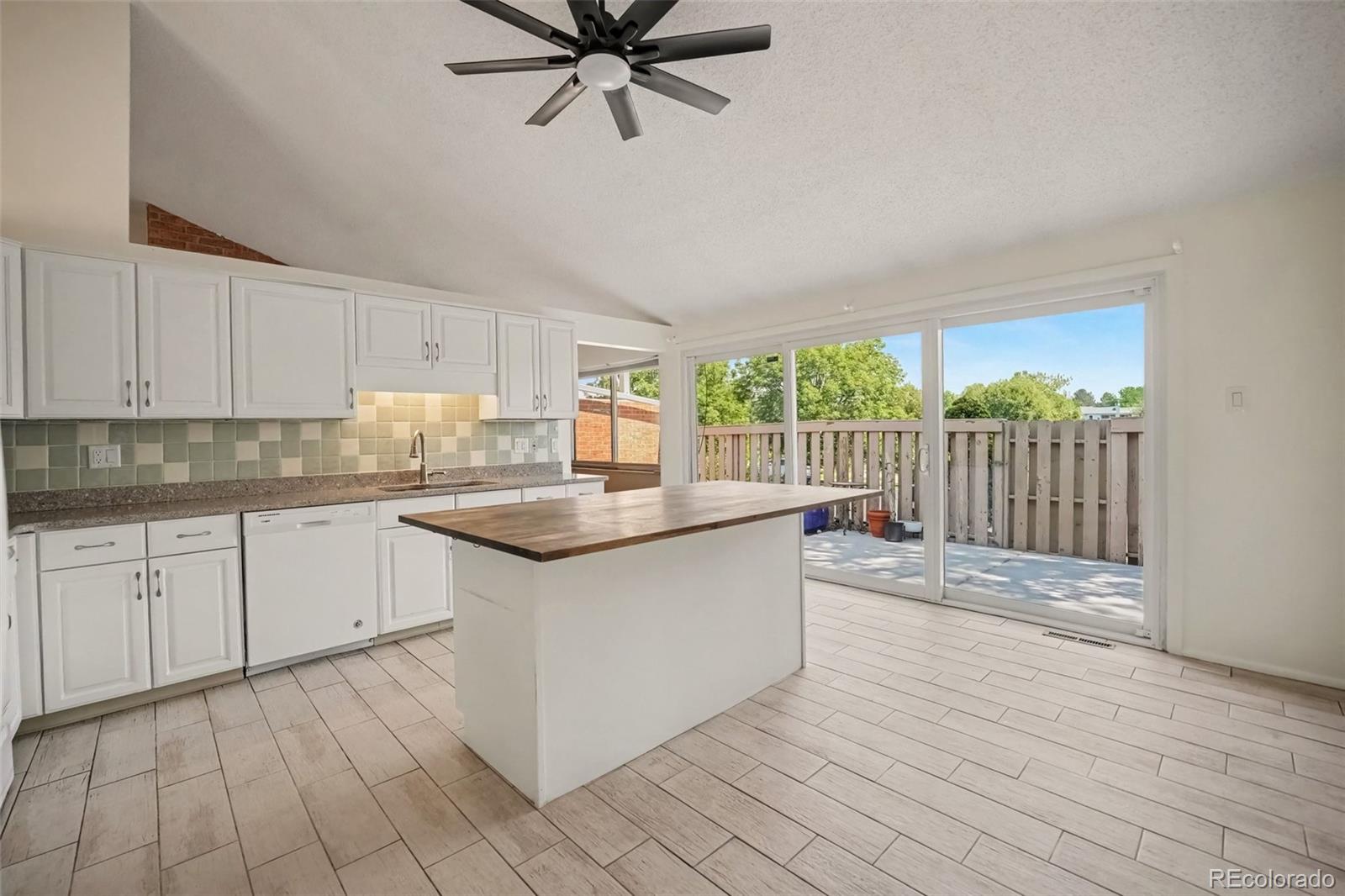 MLS Image #17 for 3395 s pontiac street,denver, Colorado