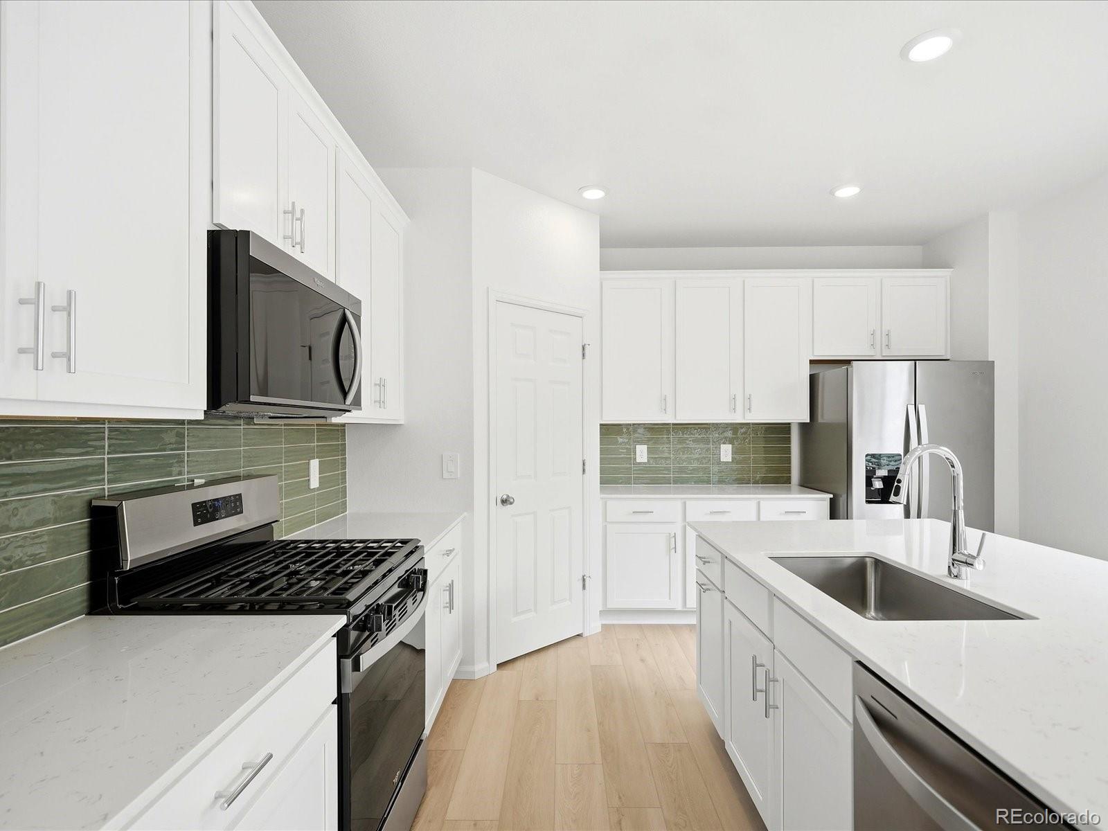 MLS Image #13 for 1652  yampa river drive,windsor, Colorado