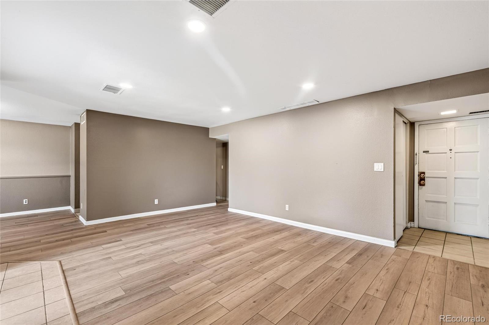MLS Image #3 for 7342 s xenia circle,centennial, Colorado
