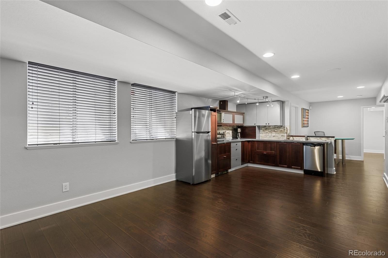 MLS Image #31 for 245  jackson street,denver, Colorado