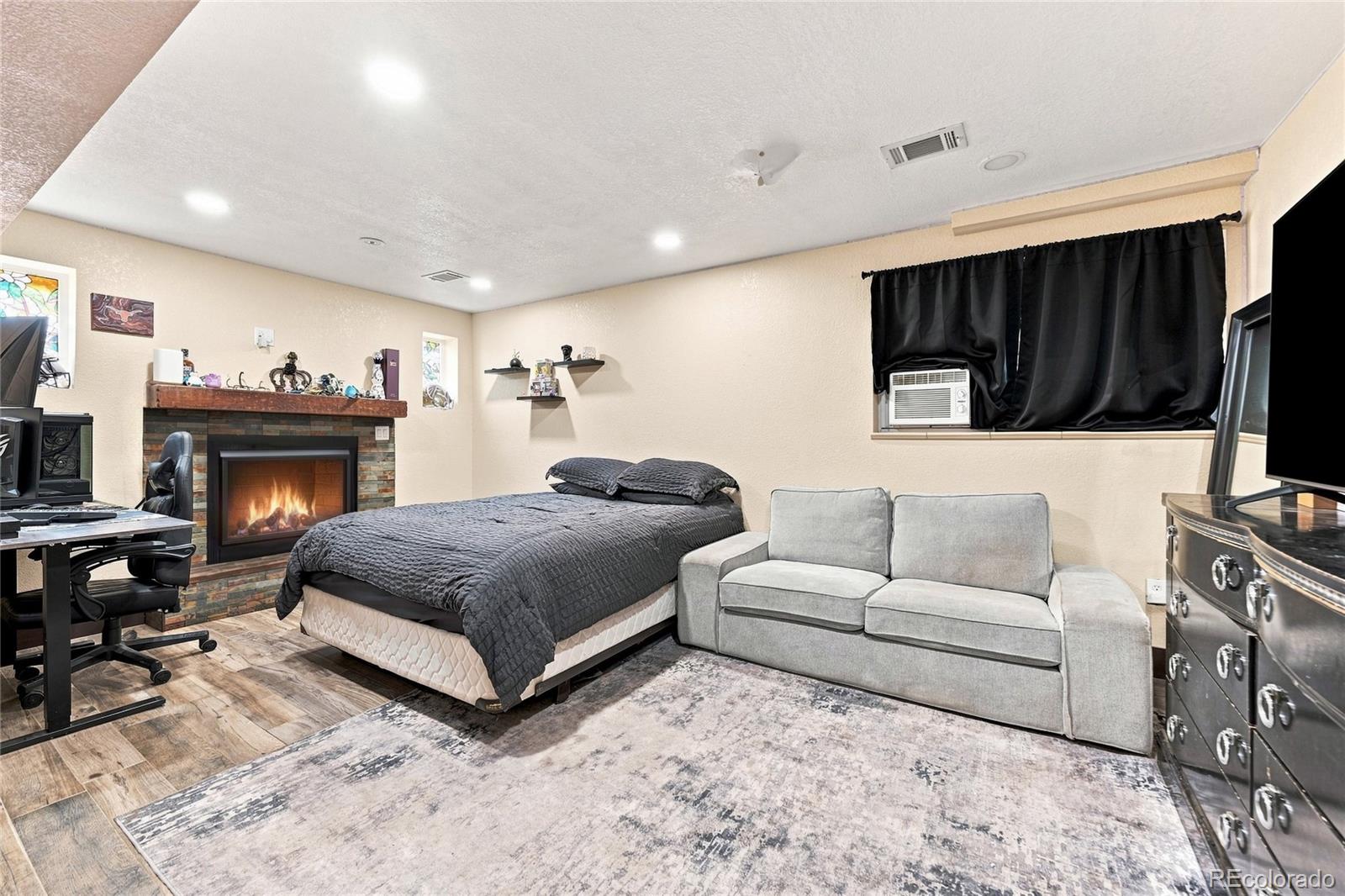 MLS Image #11 for 4204 w roanoke place,denver, Colorado