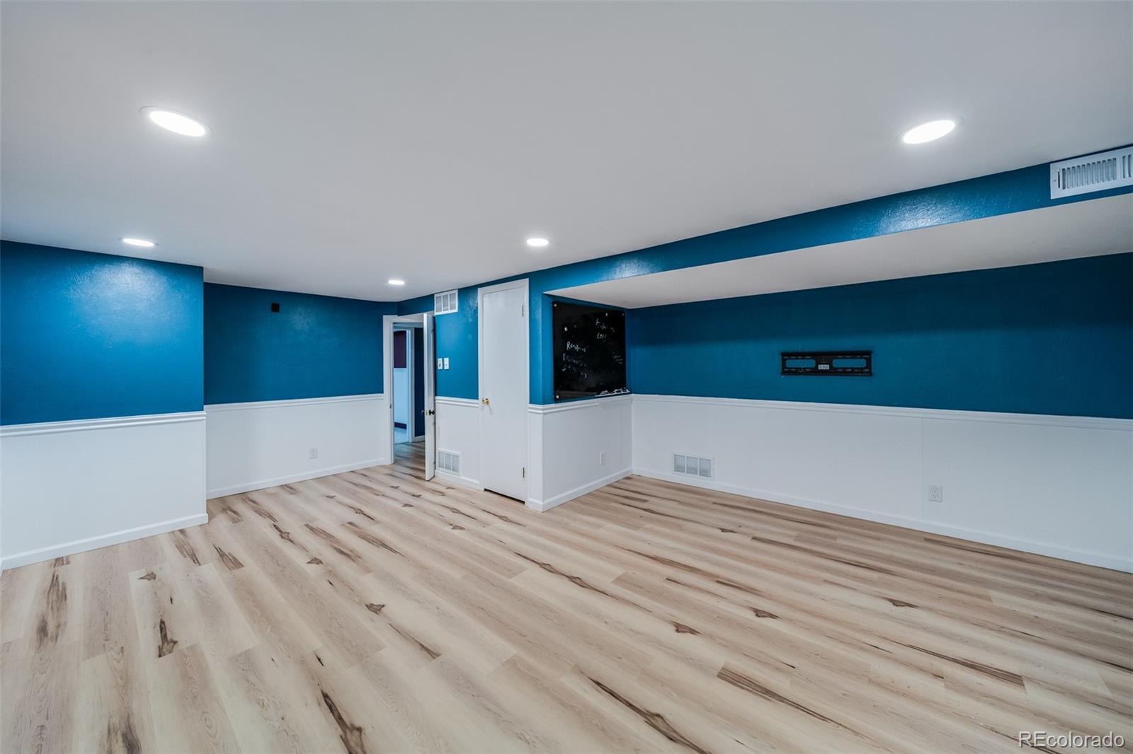 MLS Image #19 for 5629 s greenwood street,littleton, Colorado