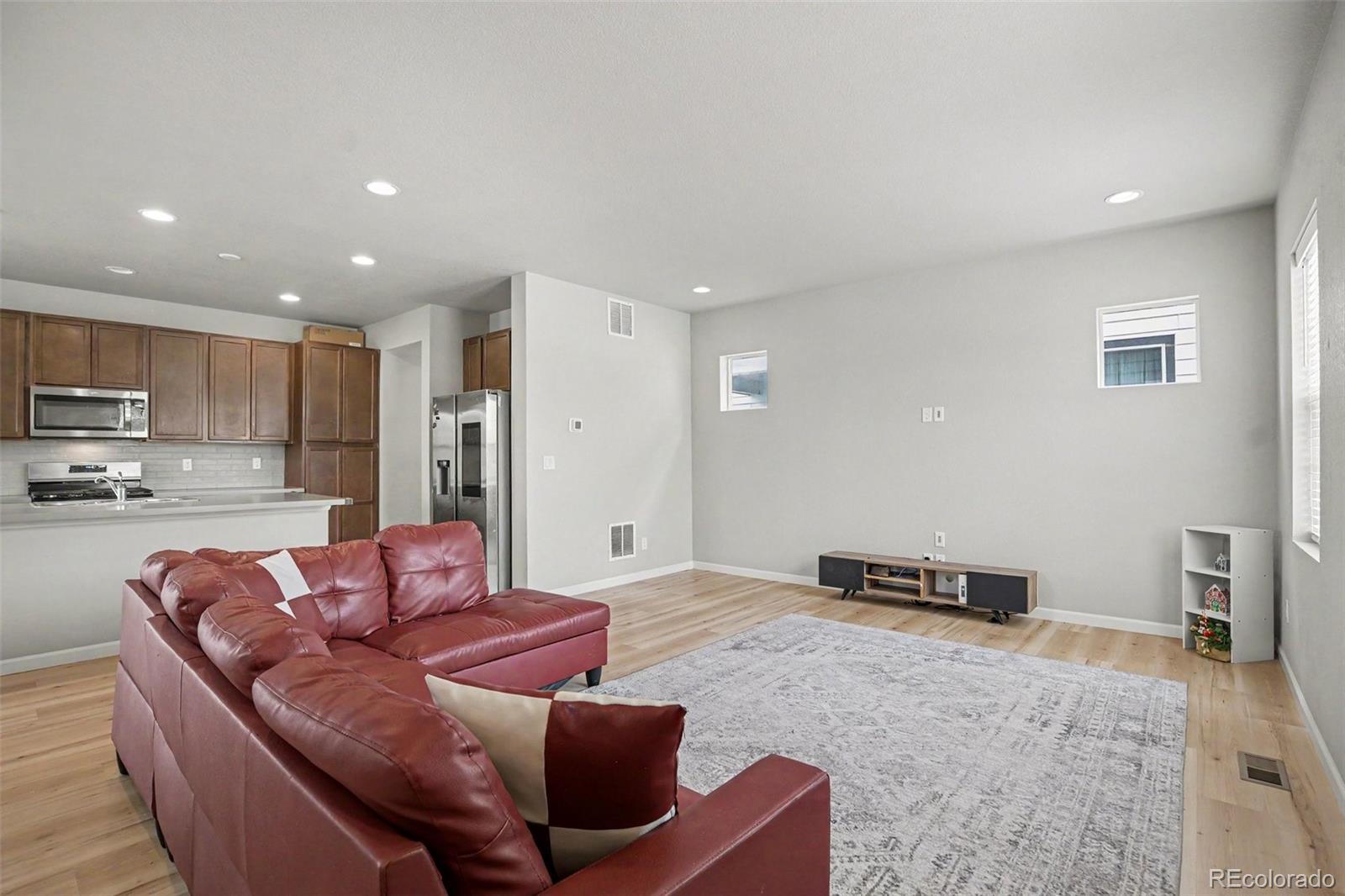 MLS Image #3 for 17227  parkside drive,commerce city, Colorado