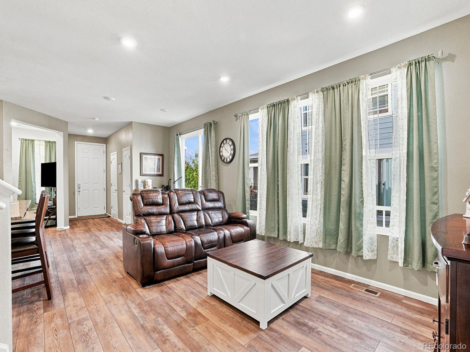 MLS Image #13 for 21331 e 60th avenue,aurora, Colorado