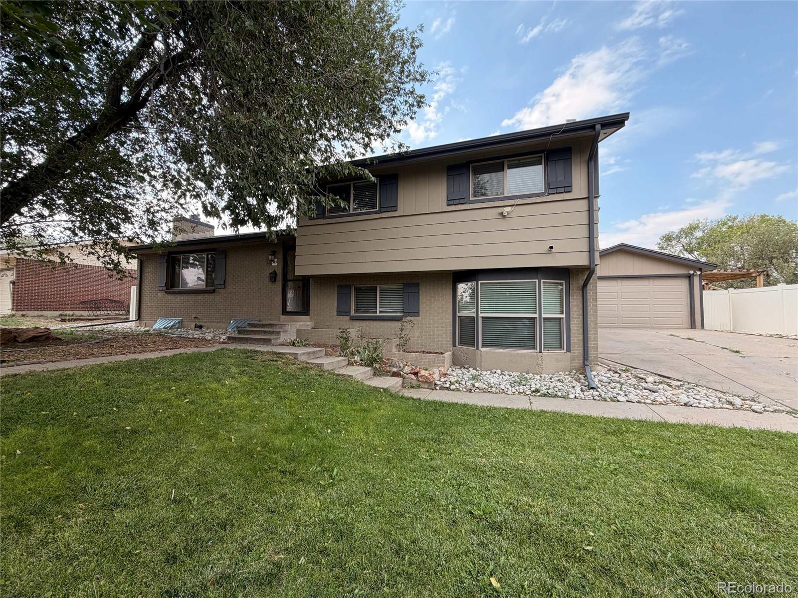 MLS Image #1 for 945  dearborn street,aurora, Colorado