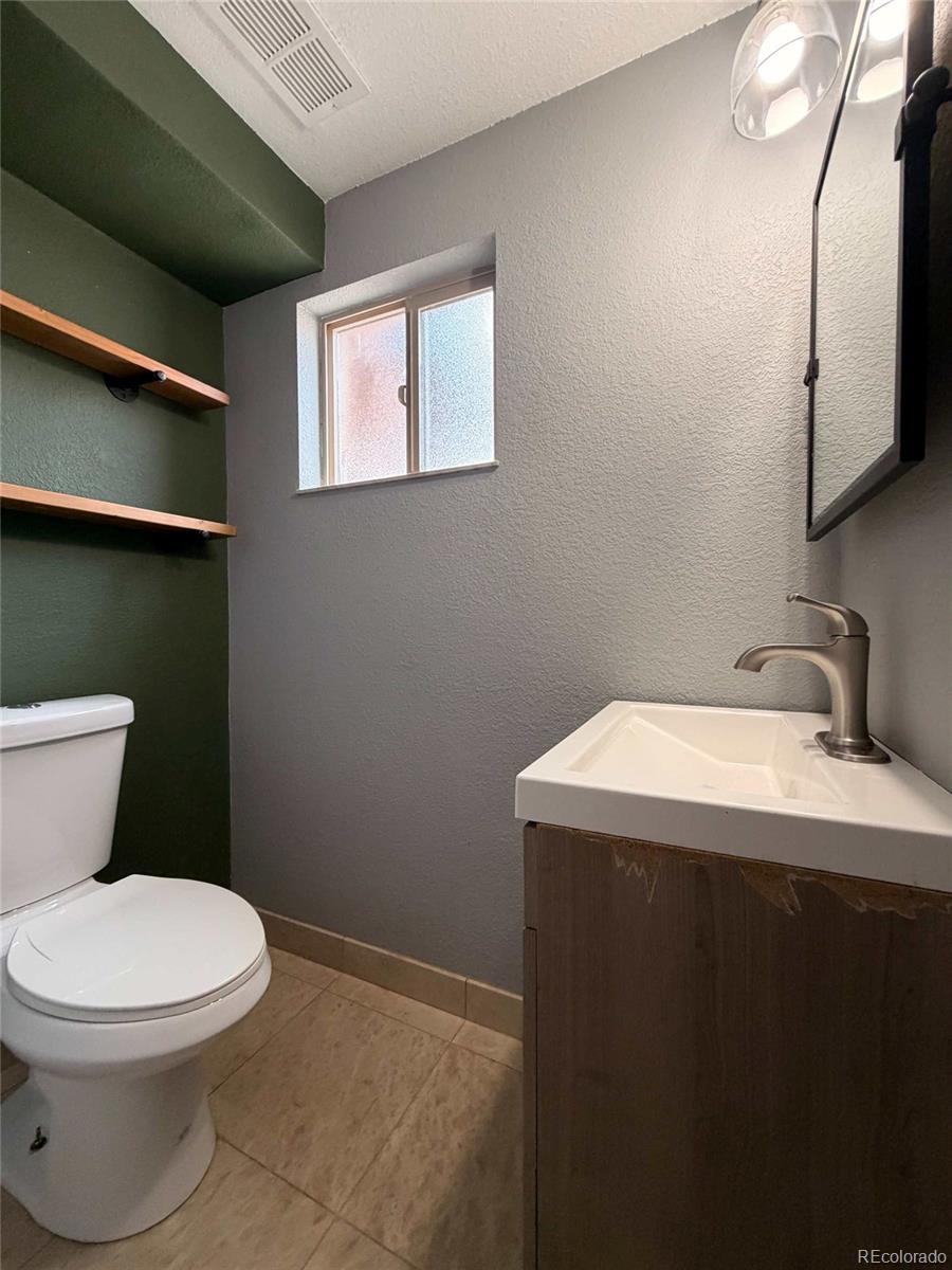 MLS Image #18 for 945  dearborn street,aurora, Colorado