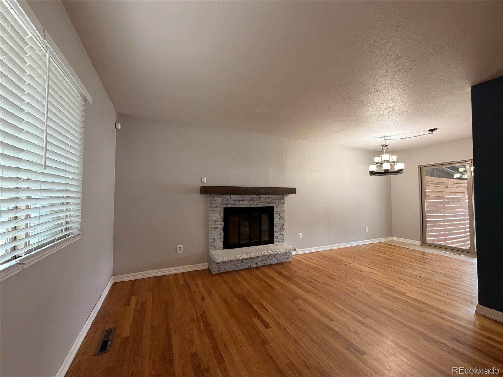 MLS Image #2 for 945  dearborn street,aurora, Colorado