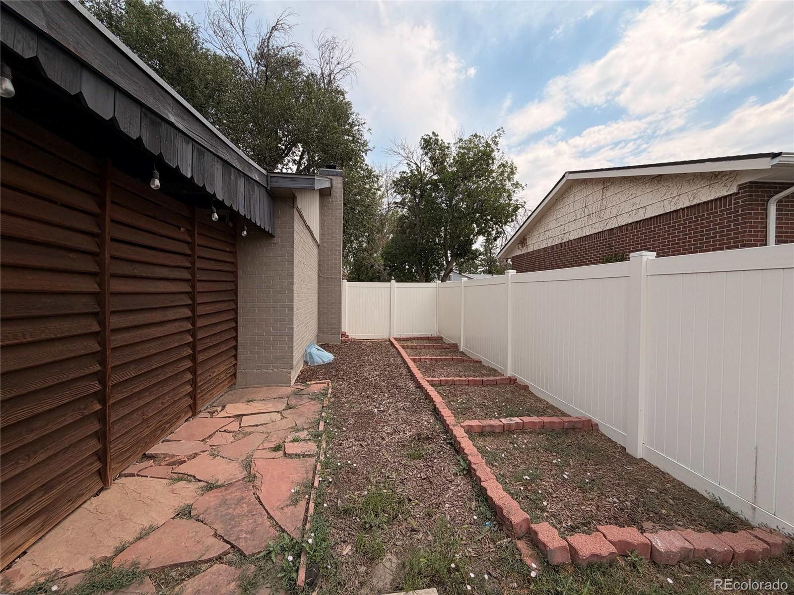 MLS Image #28 for 945  dearborn street,aurora, Colorado