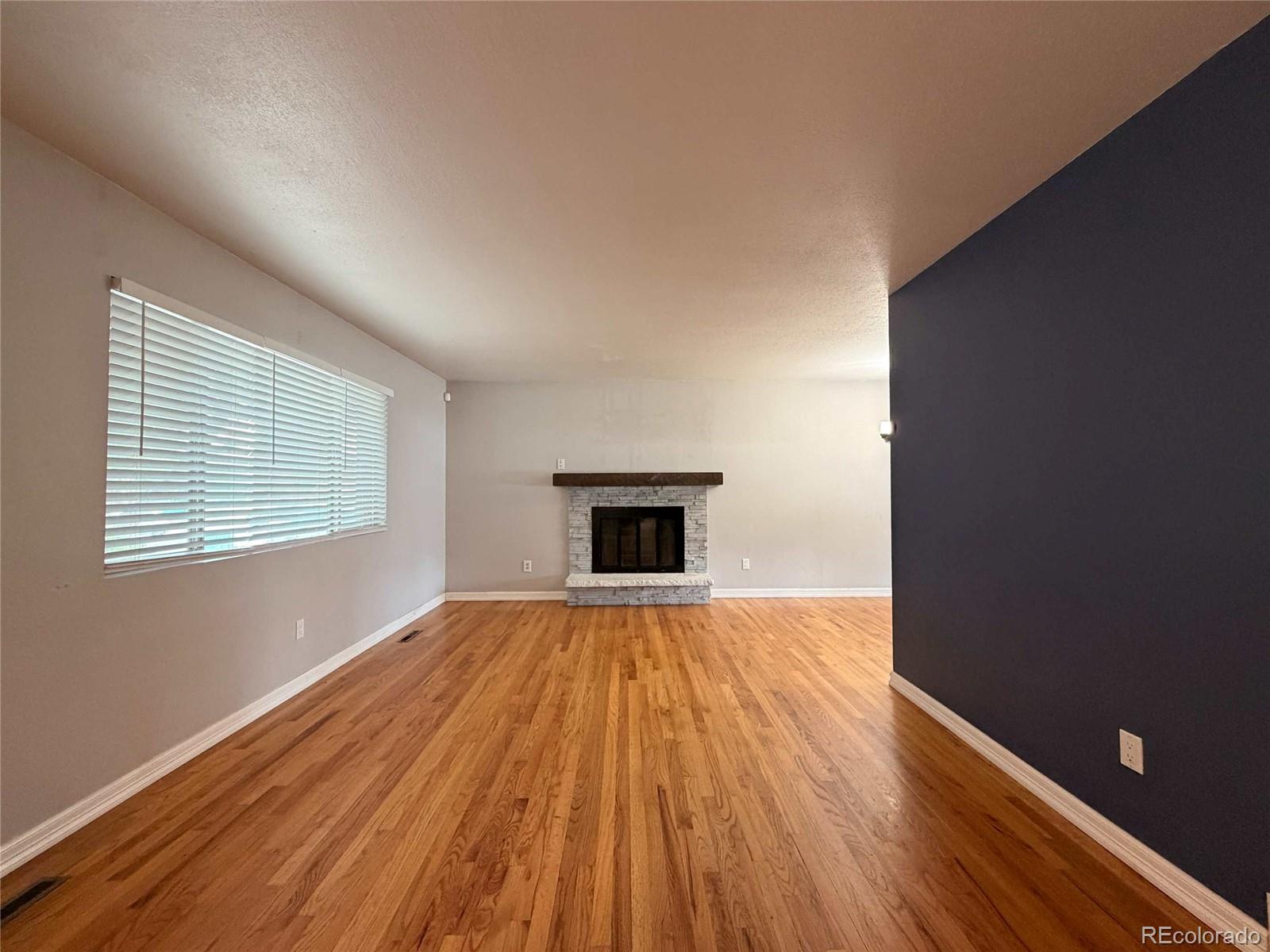 MLS Image #3 for 945  dearborn street,aurora, Colorado