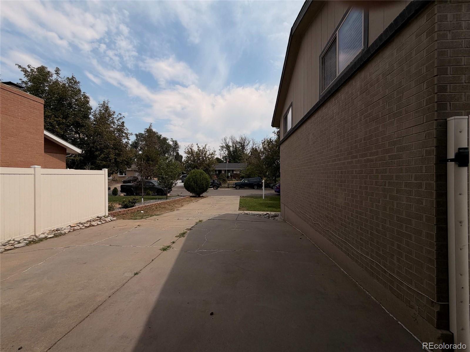 MLS Image #34 for 945  dearborn street,aurora, Colorado