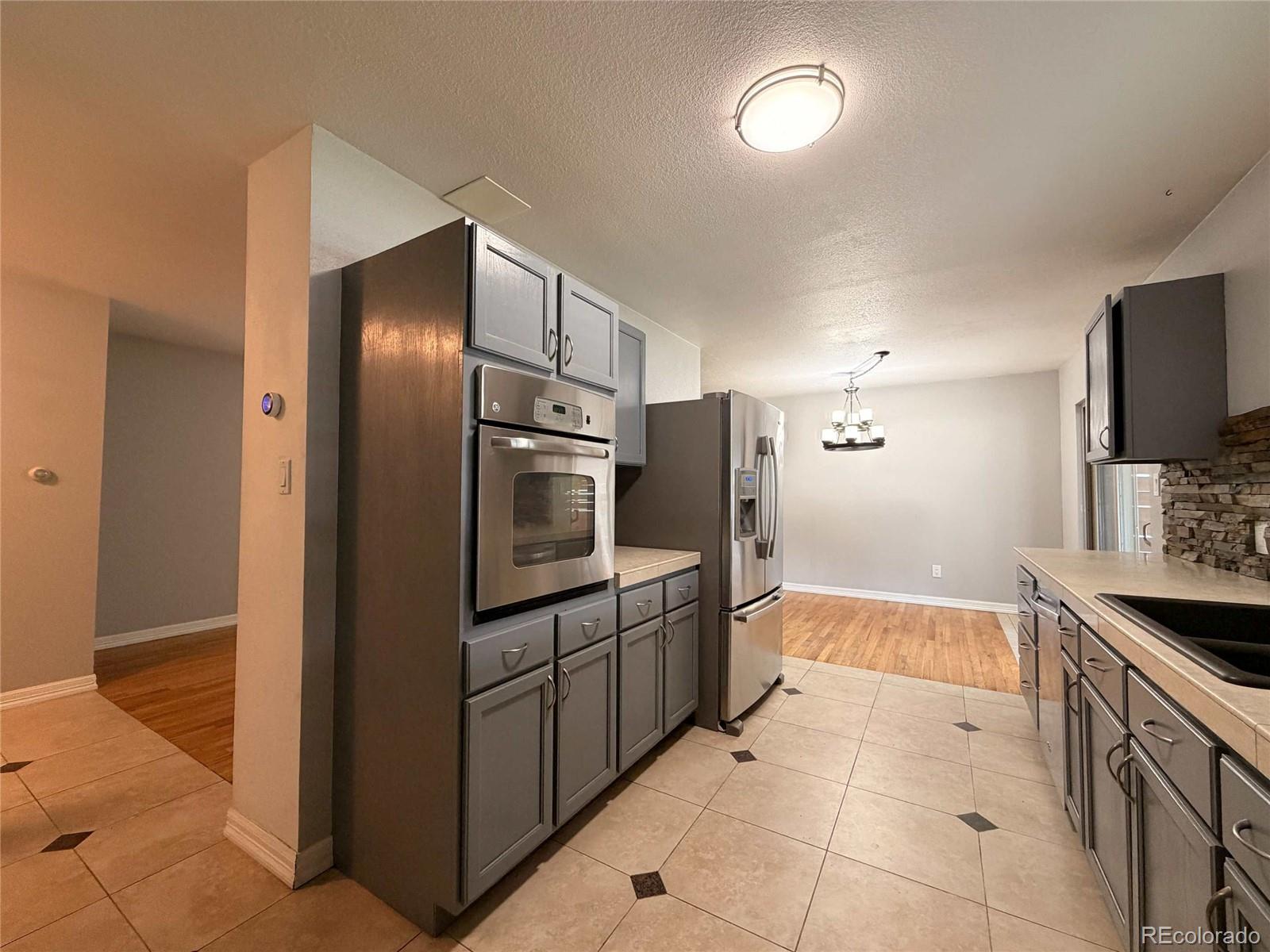 MLS Image #5 for 945  dearborn street,aurora, Colorado