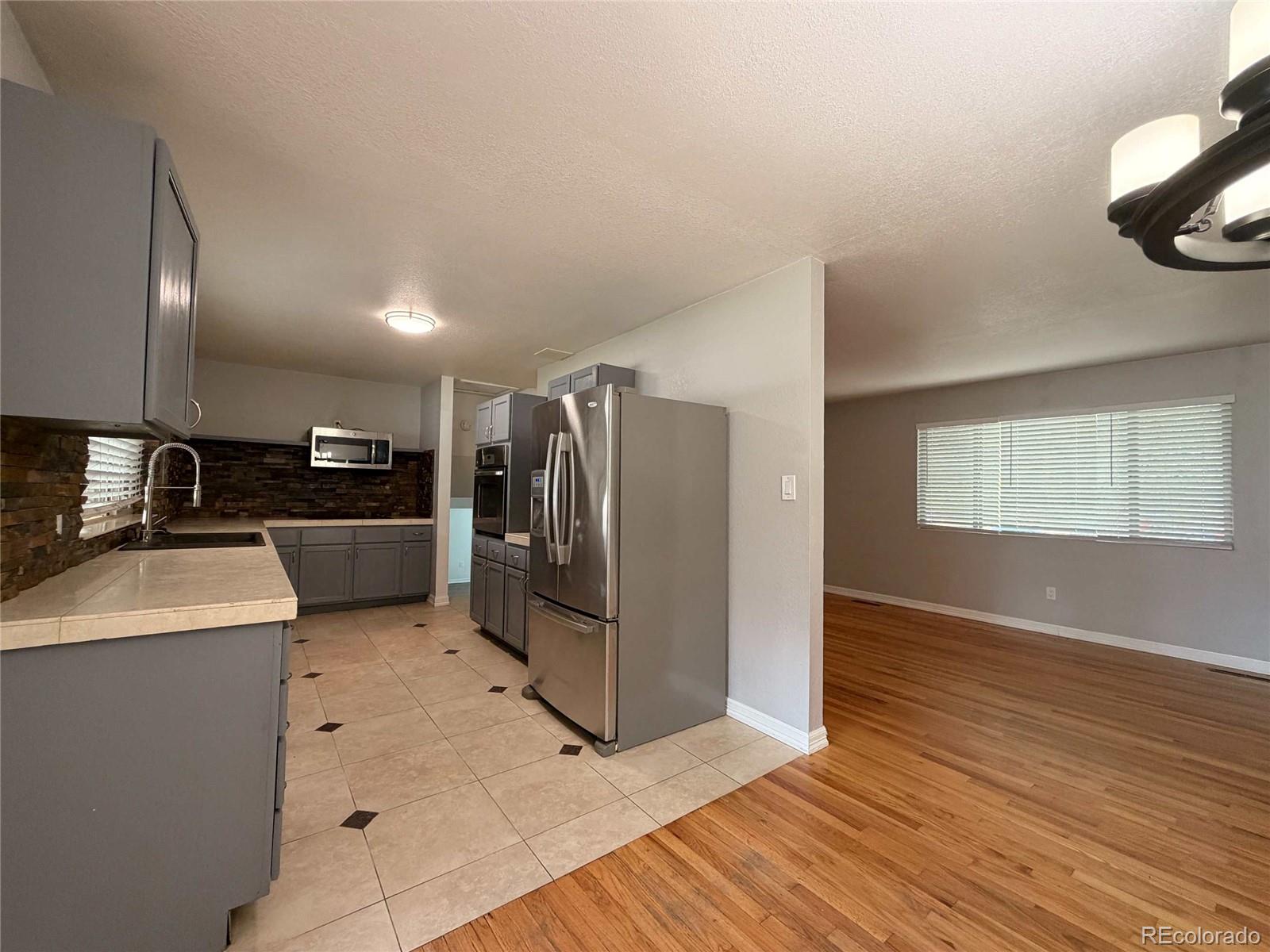 MLS Image #7 for 945  dearborn street,aurora, Colorado