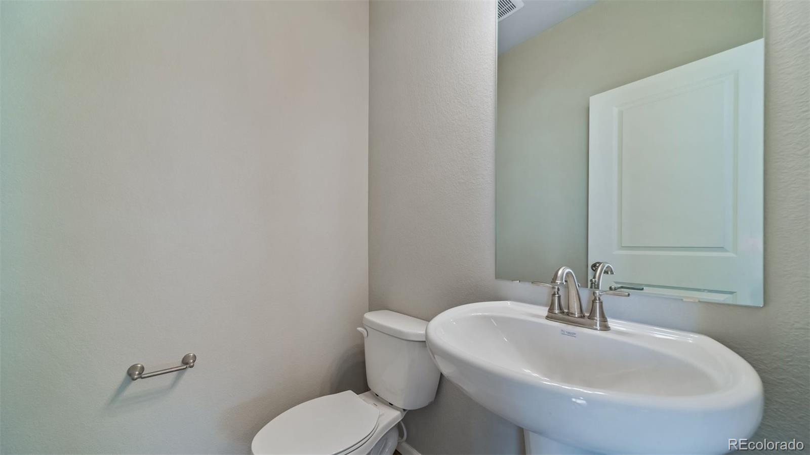 MLS Image #11 for 628  wagon wheel way,bennett, Colorado