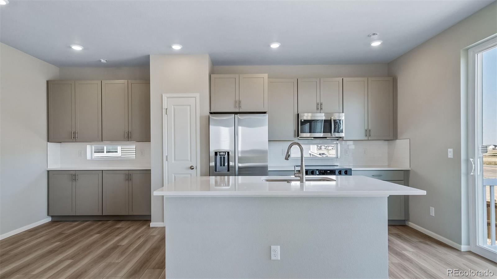 MLS Image #4 for 628  wagon wheel way,bennett, Colorado
