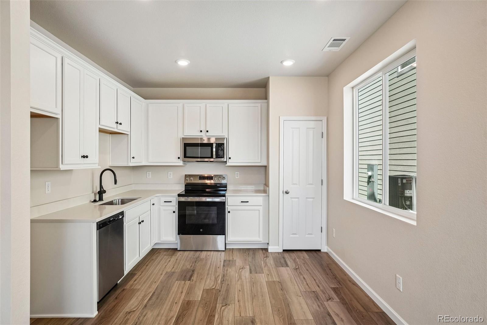 MLS Image #5 for 1478  coral place,longmont, Colorado