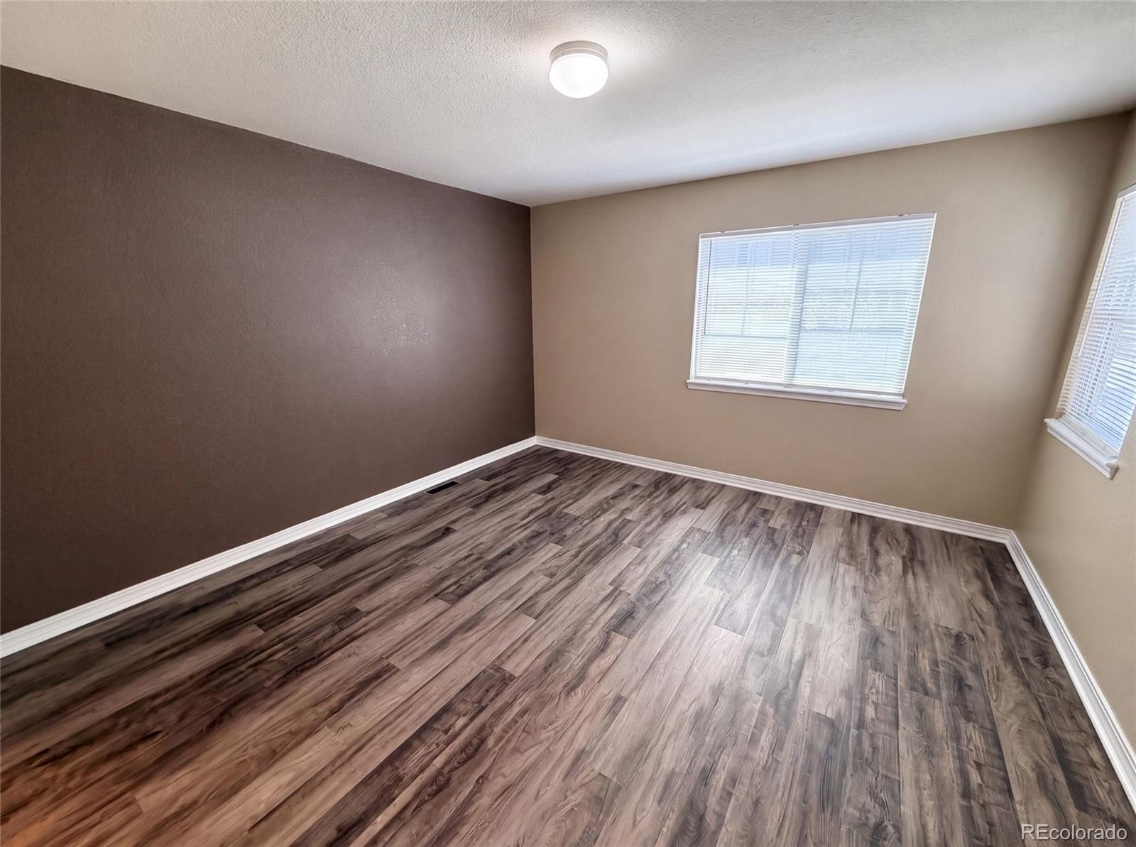 MLS Image #11 for 23560  alamo place b,aurora, Colorado