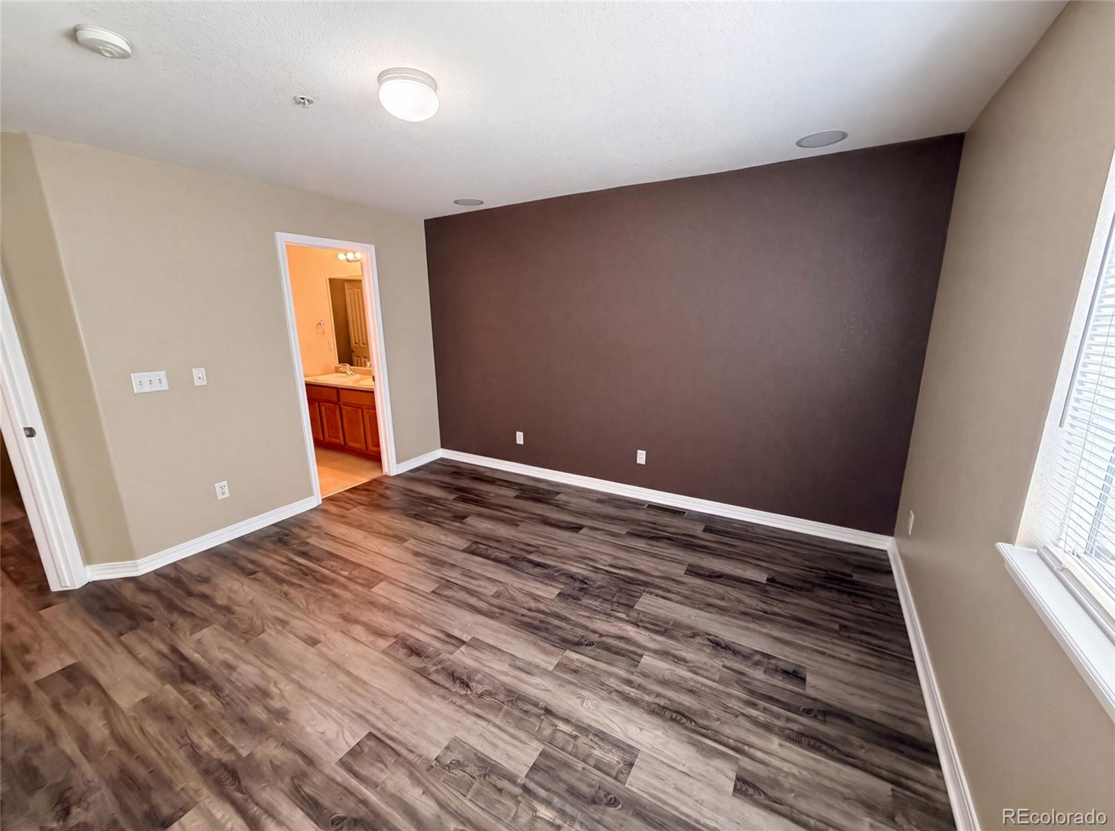 MLS Image #12 for 23560  alamo place b,aurora, Colorado