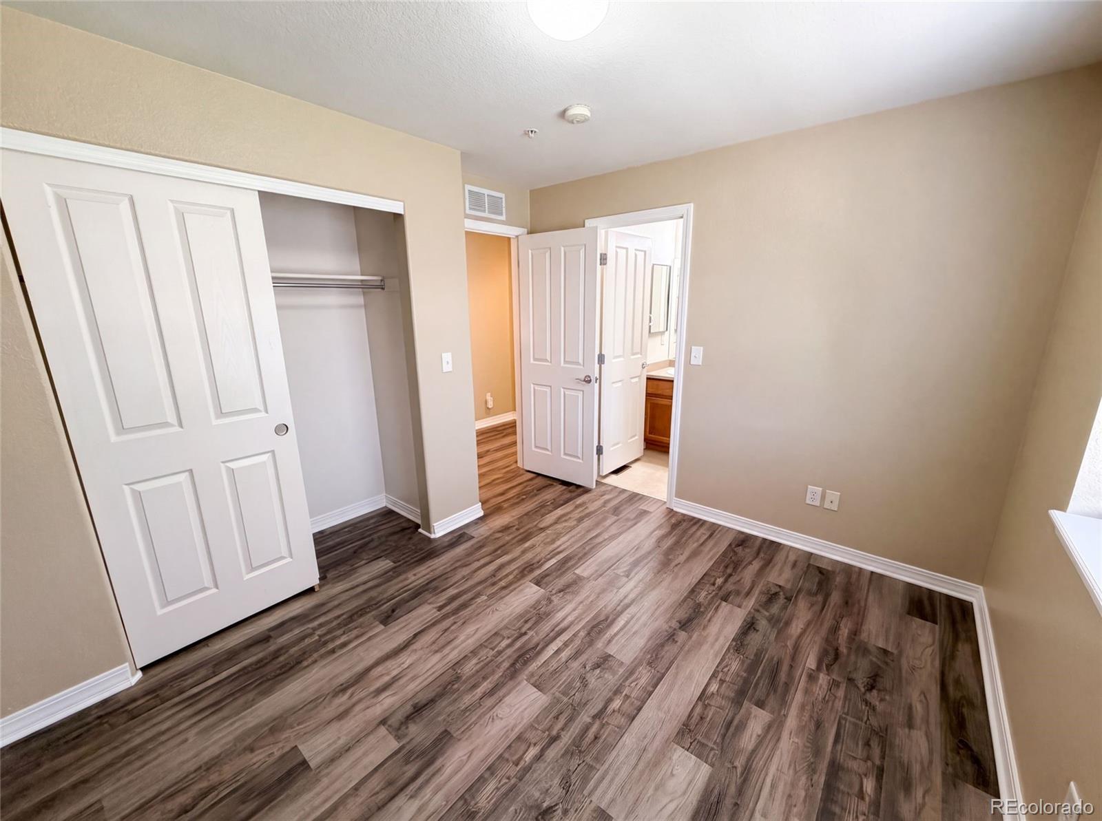 MLS Image #16 for 23560  alamo place b,aurora, Colorado