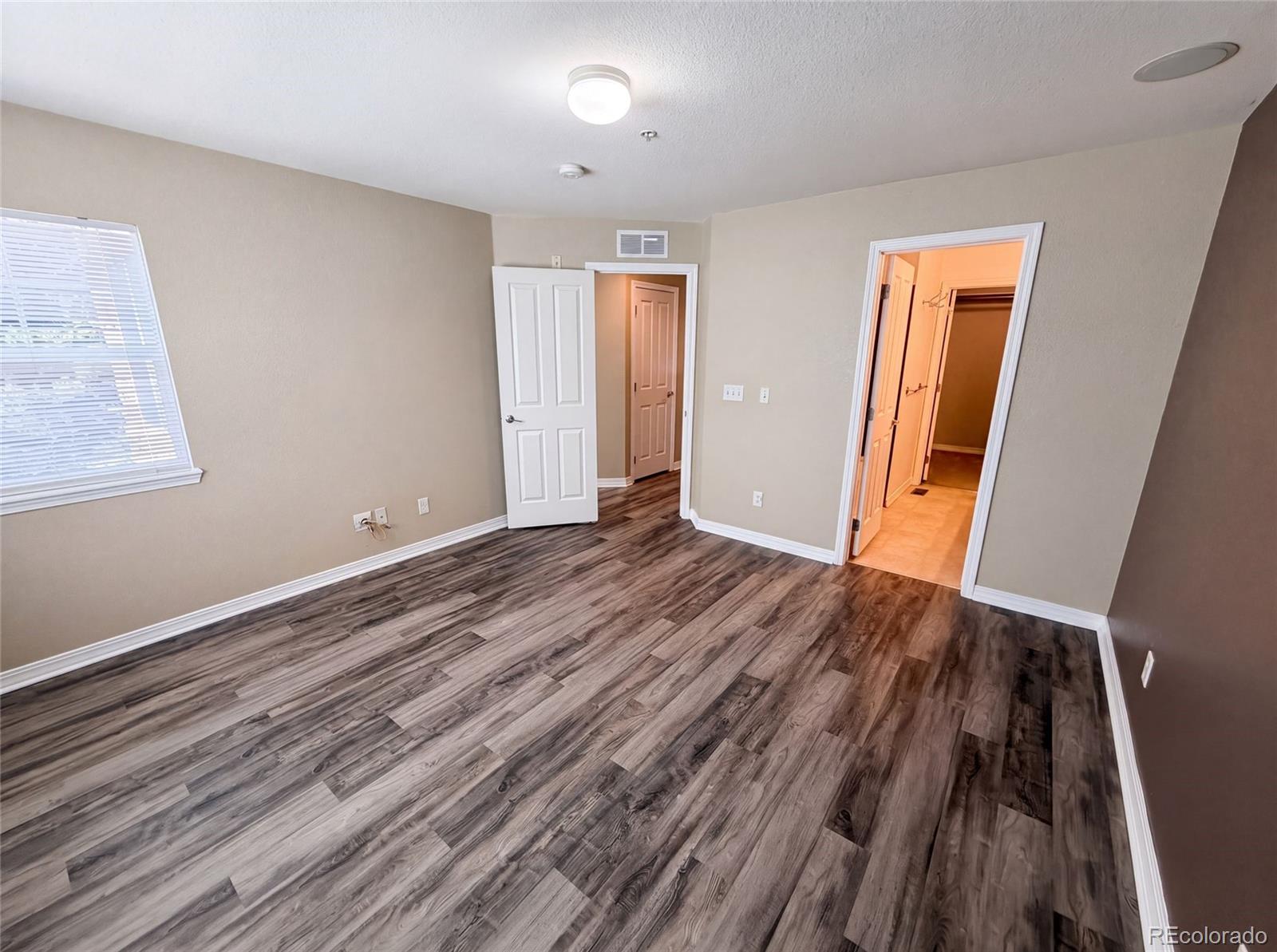 MLS Image #3 for 23560  alamo place b,aurora, Colorado