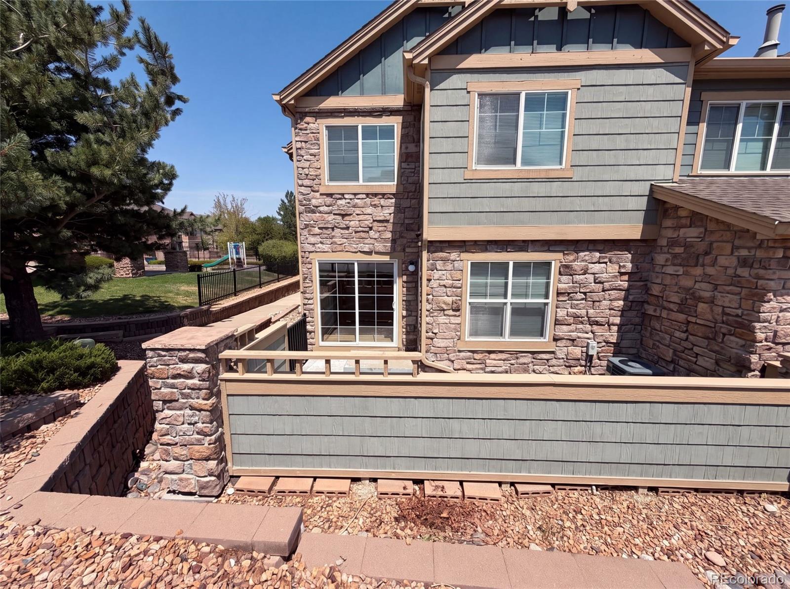 MLS Image #4 for 23560  alamo place b,aurora, Colorado