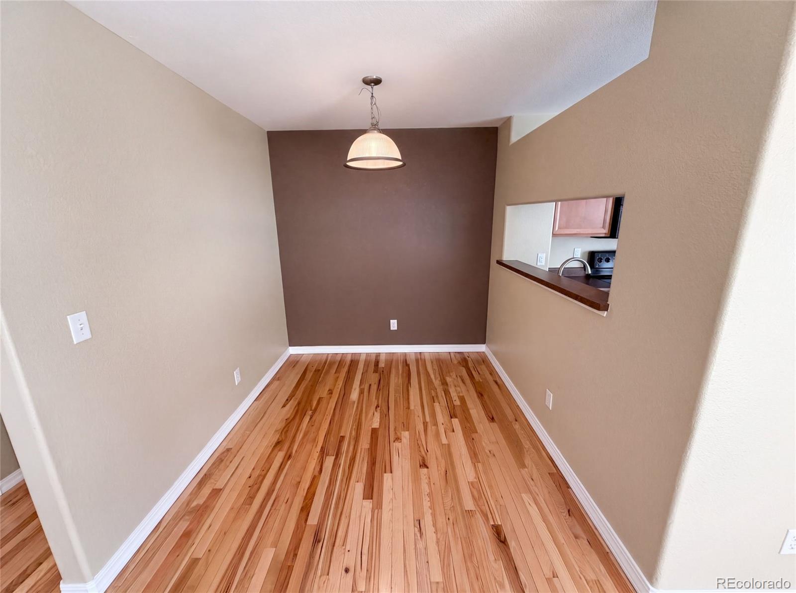 MLS Image #5 for 23560  alamo place b,aurora, Colorado