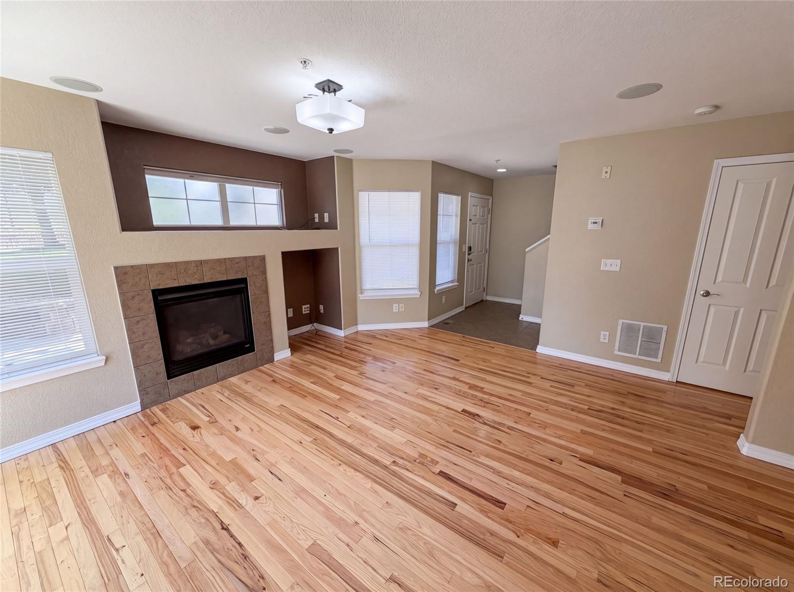 MLS Image #7 for 23560  alamo place b,aurora, Colorado