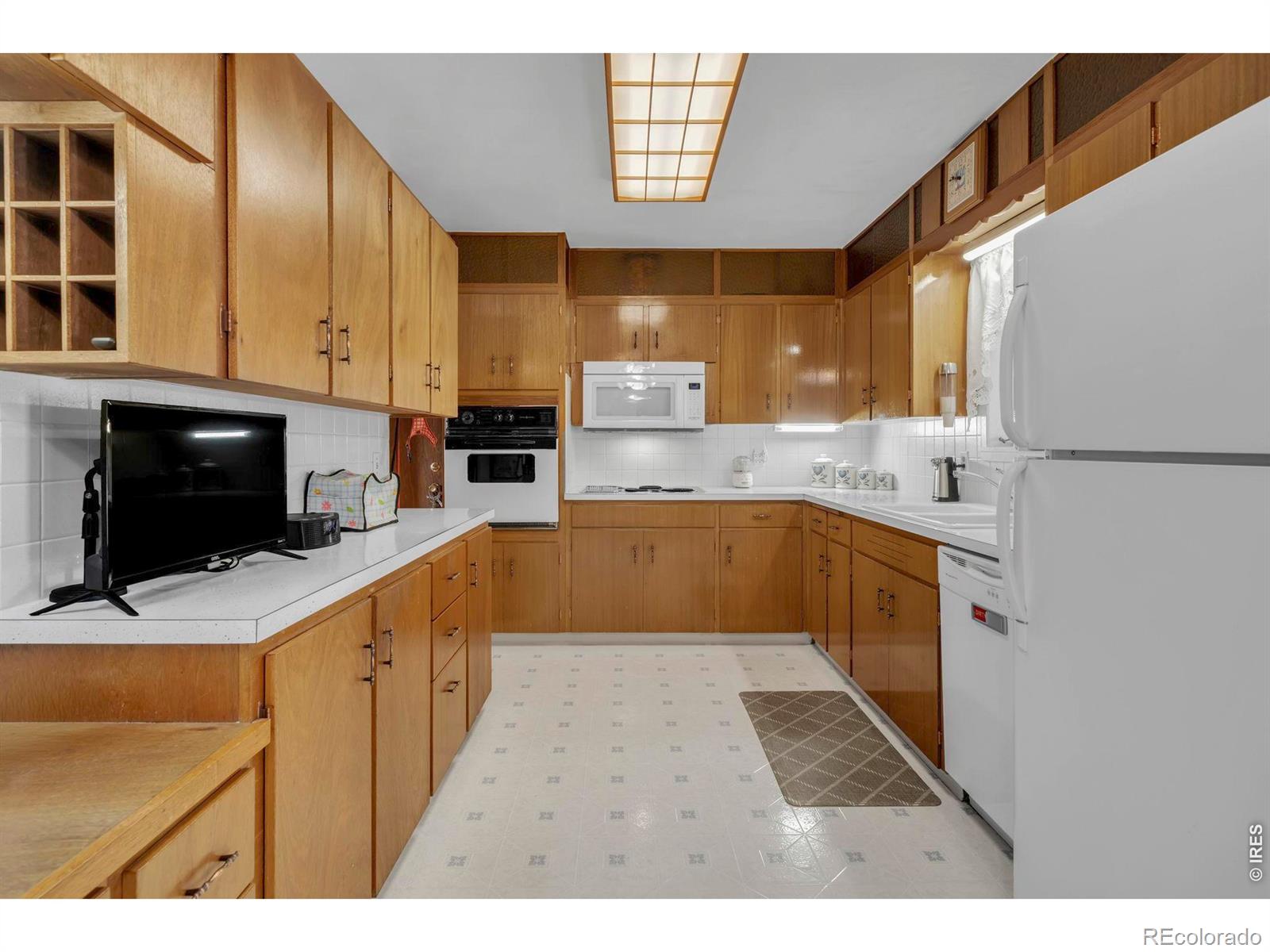 MLS Image #11 for 701  lois drive,louisville, Colorado