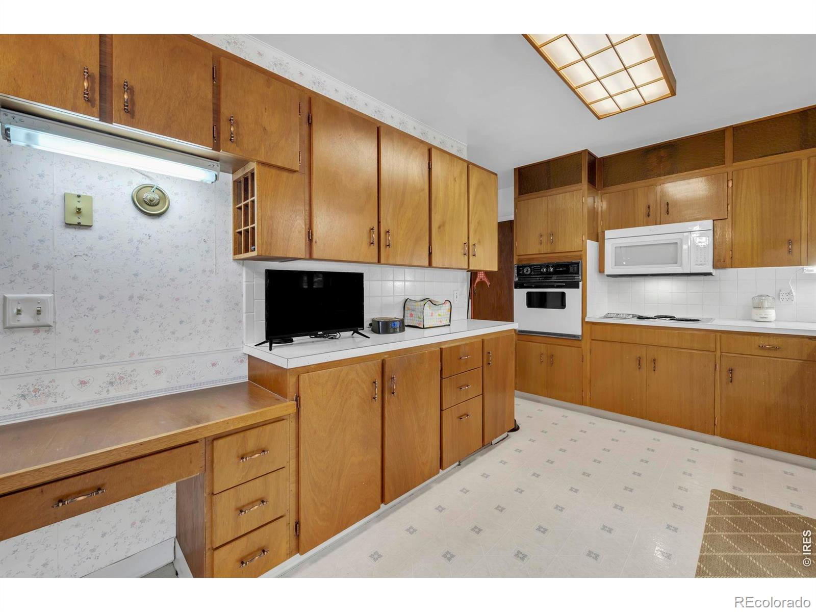 MLS Image #12 for 701  lois drive,louisville, Colorado