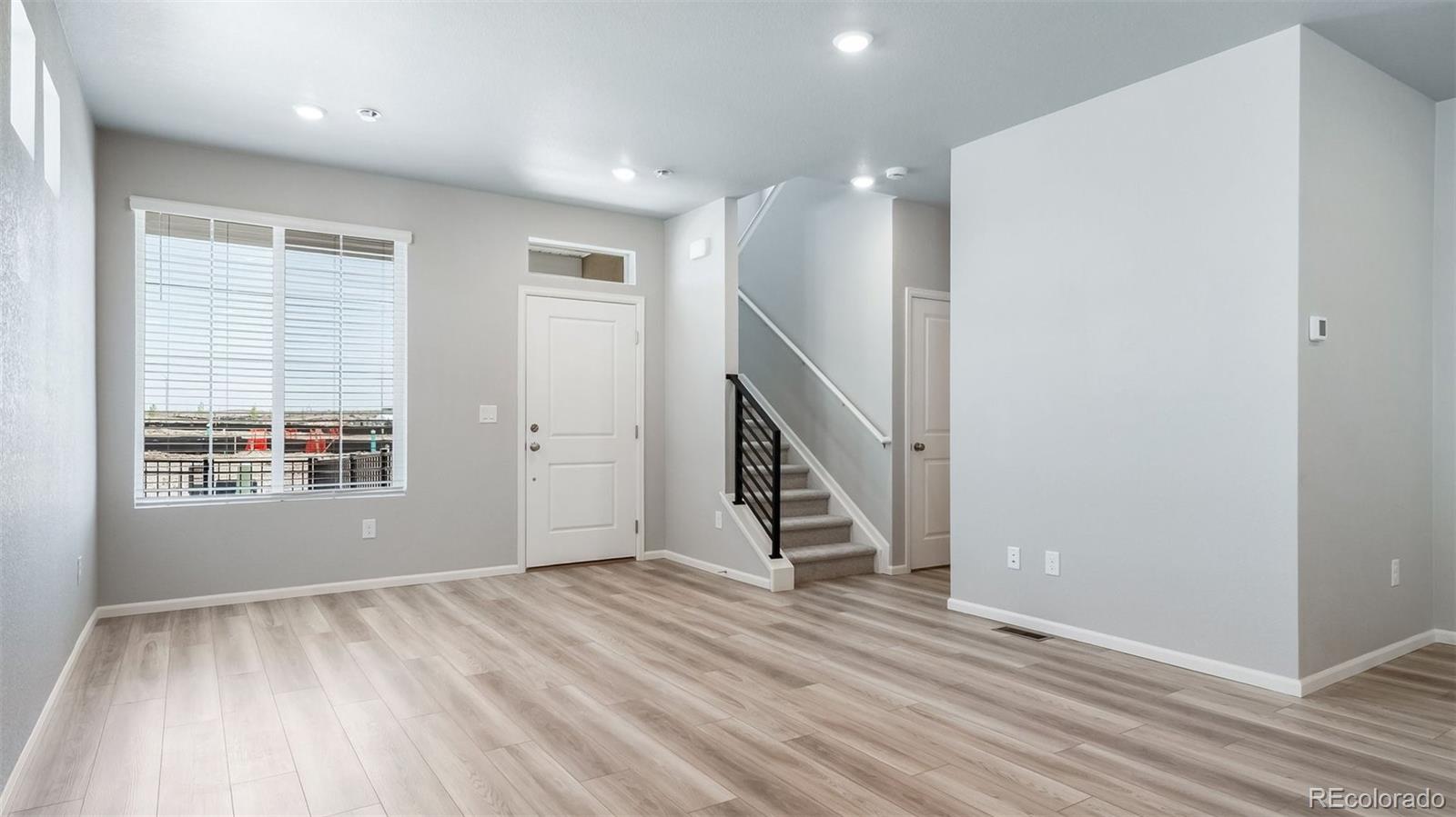 MLS Image #10 for 22423 e 46th avenue,aurora, Colorado