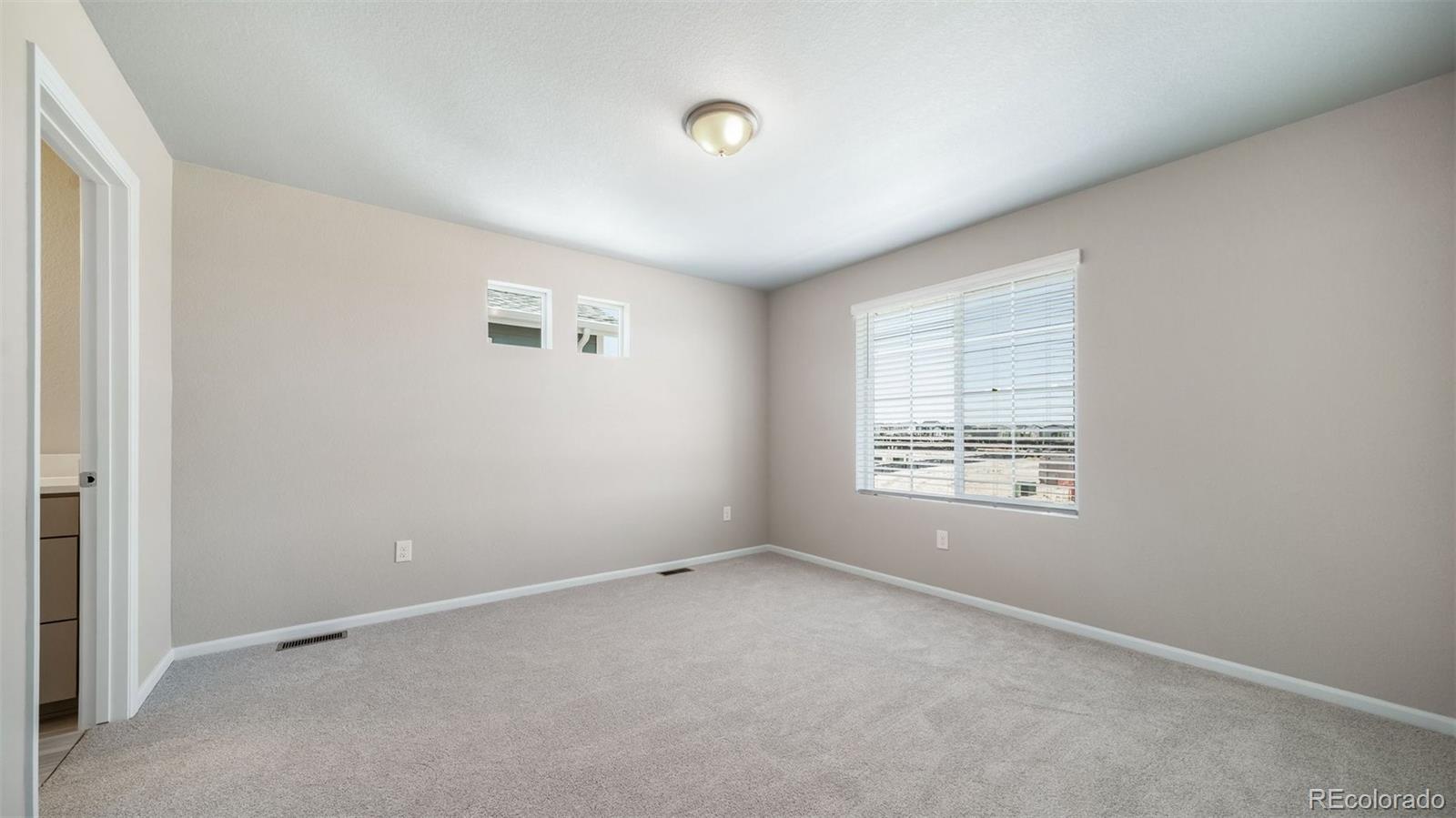MLS Image #13 for 22423 e 46th avenue,aurora, Colorado
