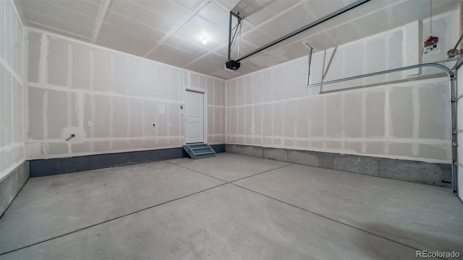 MLS Image #25 for 22423 e 46th avenue,aurora, Colorado