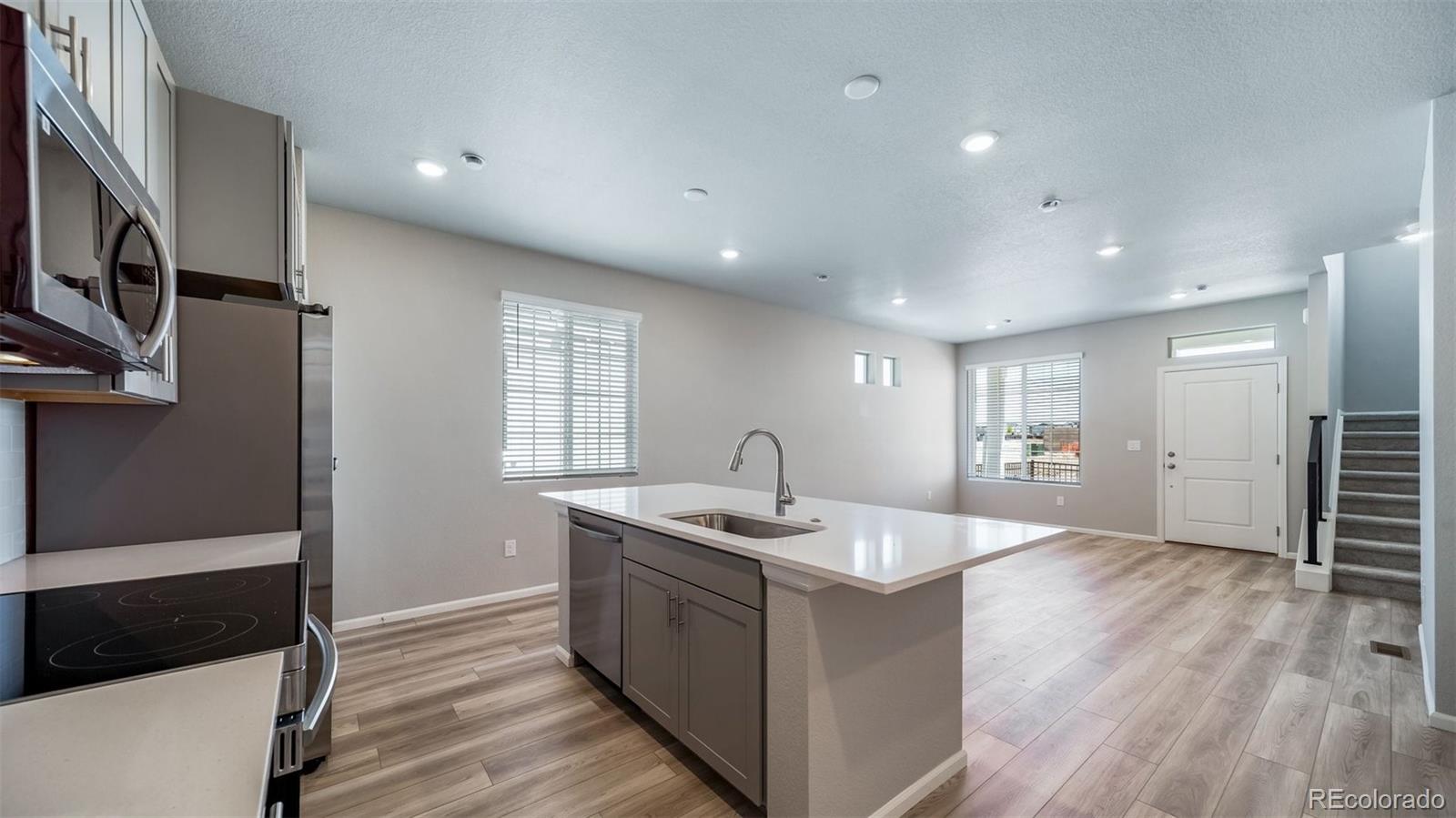 MLS Image #4 for 22423 e 46th avenue,aurora, Colorado