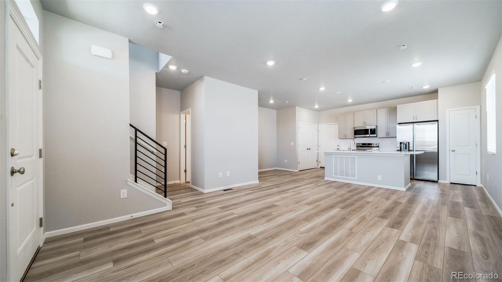 MLS Image #7 for 22423 e 46th avenue,aurora, Colorado