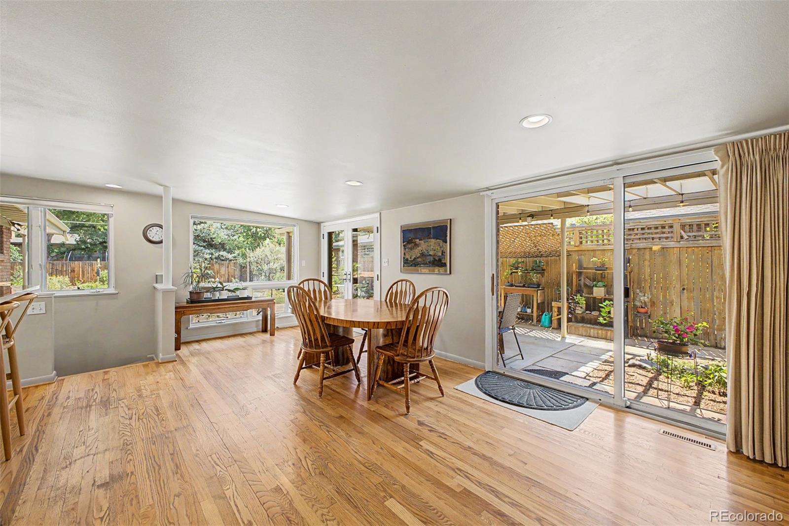 MLS Image #13 for 210 s kearney street,denver, Colorado