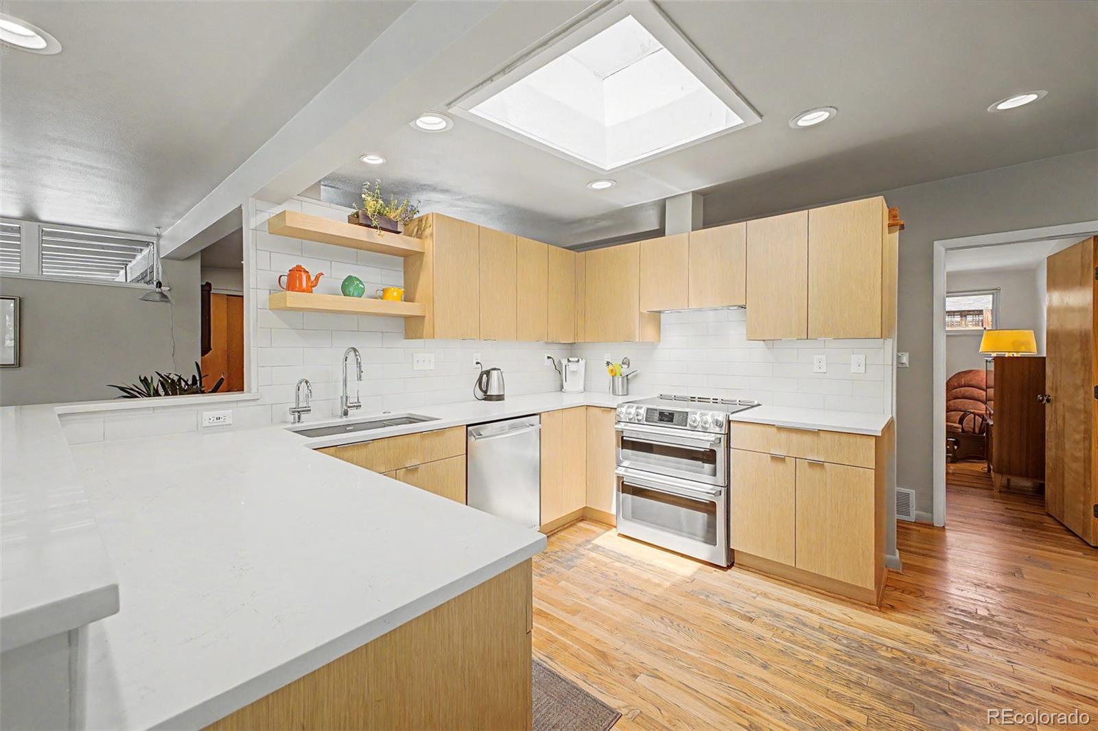 MLS Image #15 for 210 s kearney street,denver, Colorado