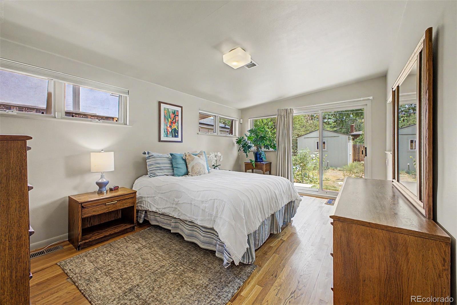 MLS Image #18 for 210 s kearney street,denver, Colorado