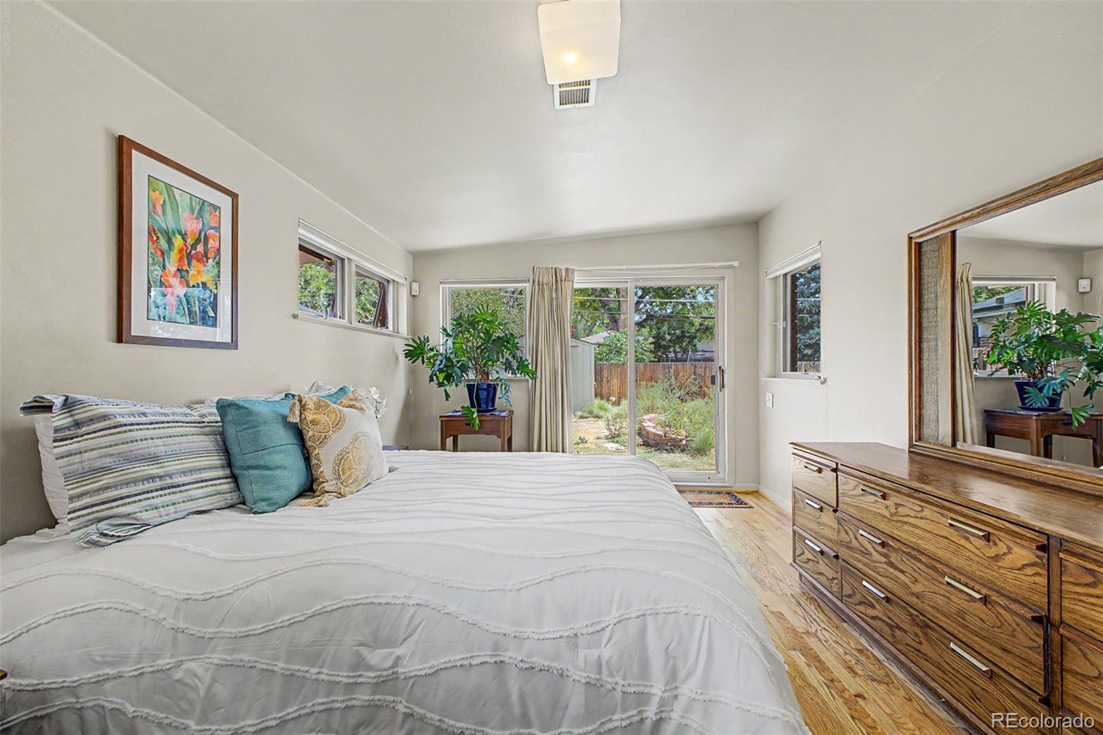 MLS Image #19 for 210 s kearney street,denver, Colorado