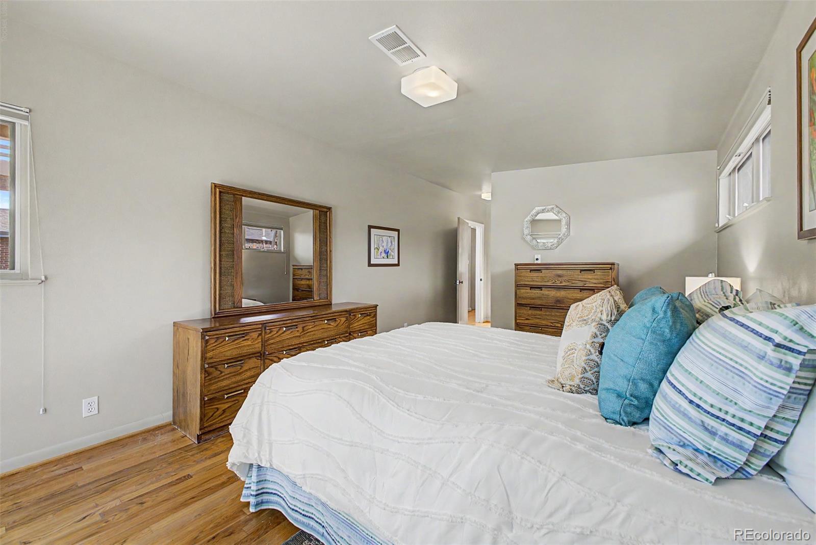 MLS Image #20 for 210 s kearney street,denver, Colorado