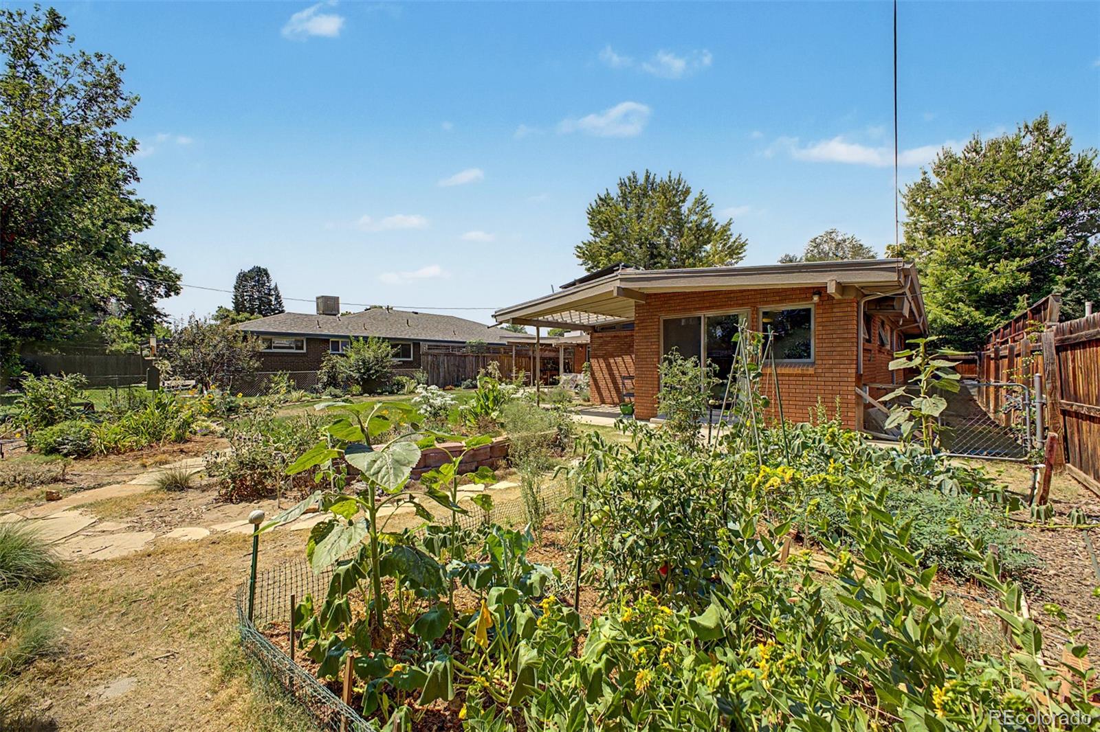 MLS Image #39 for 210 s kearney street,denver, Colorado