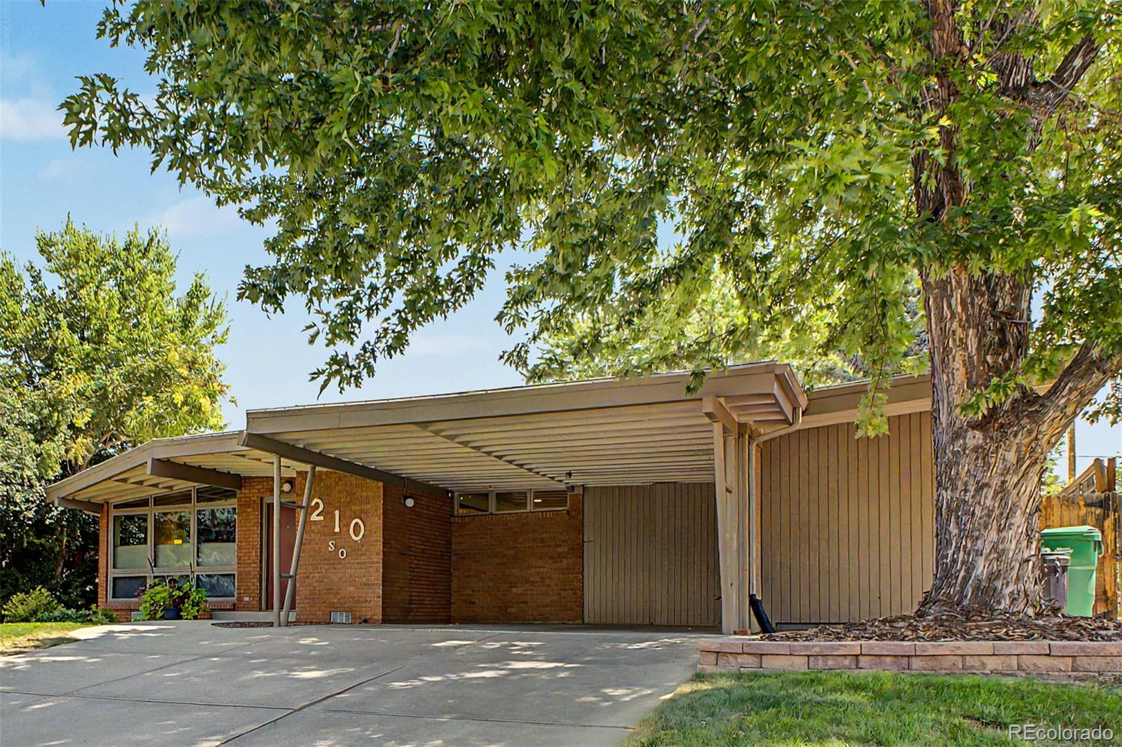 MLS Image #4 for 210 s kearney street,denver, Colorado